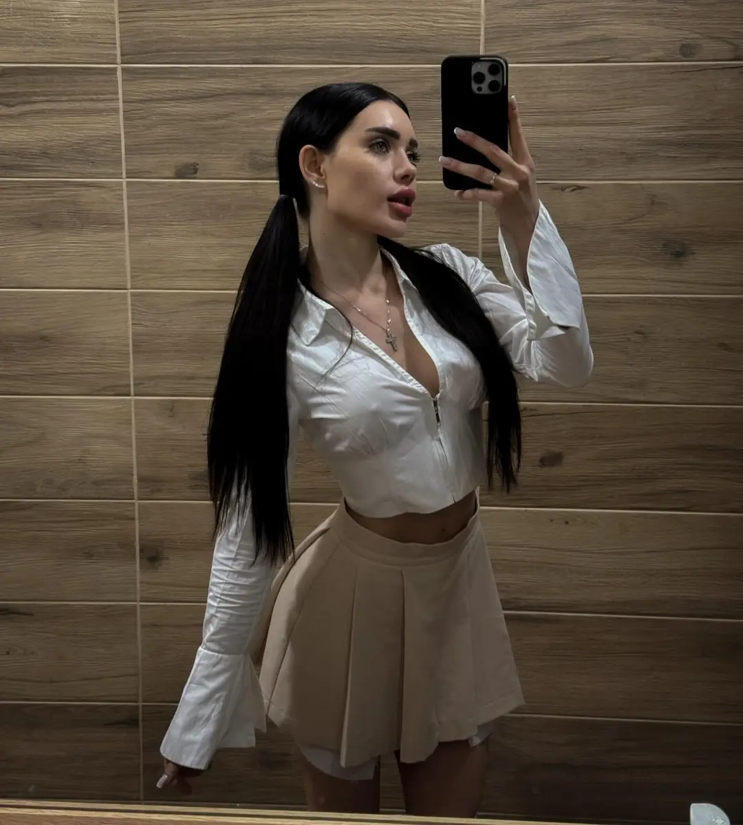 Karolina escort in Bangkok